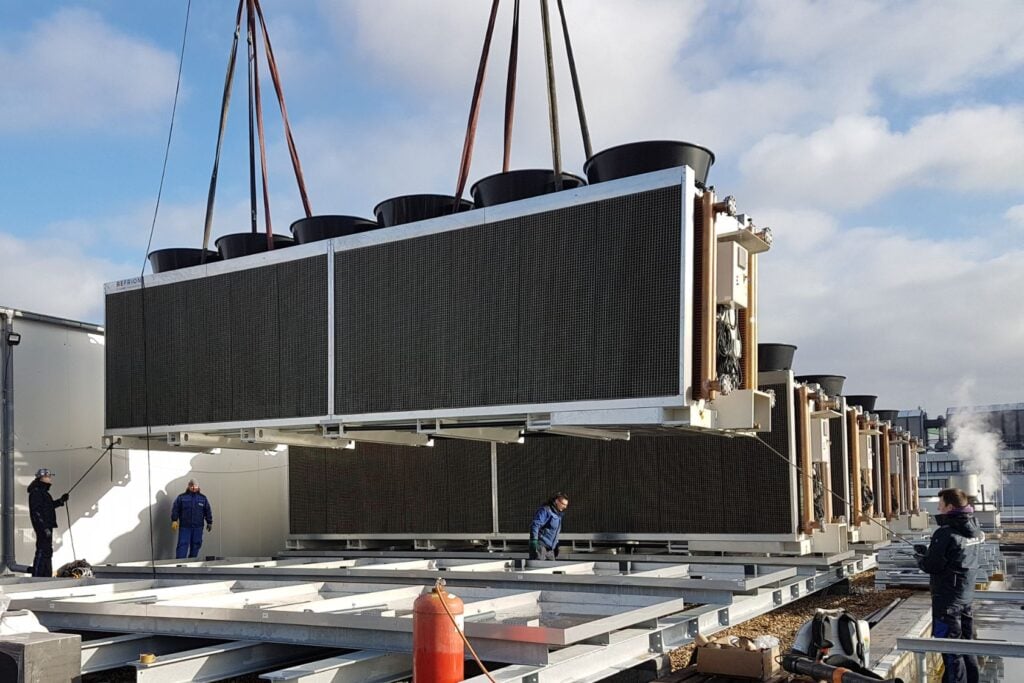 Data center Koln university installation